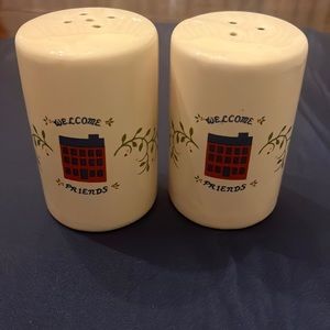 Salt and Pepper Shakers with Welcome Friends  design